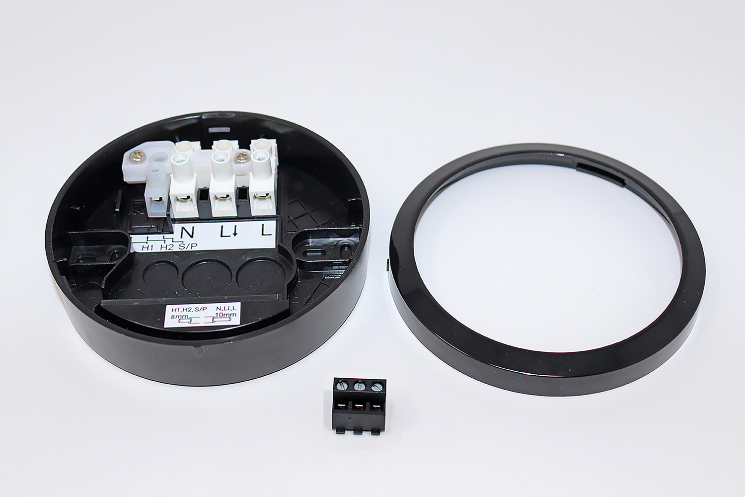 9070843 9070843 Surface box LUXA 103 BK - Зображення 1
